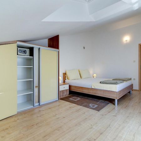 נובי ווינודולסקי Apartmani Lili מראה חיצוני תמונה