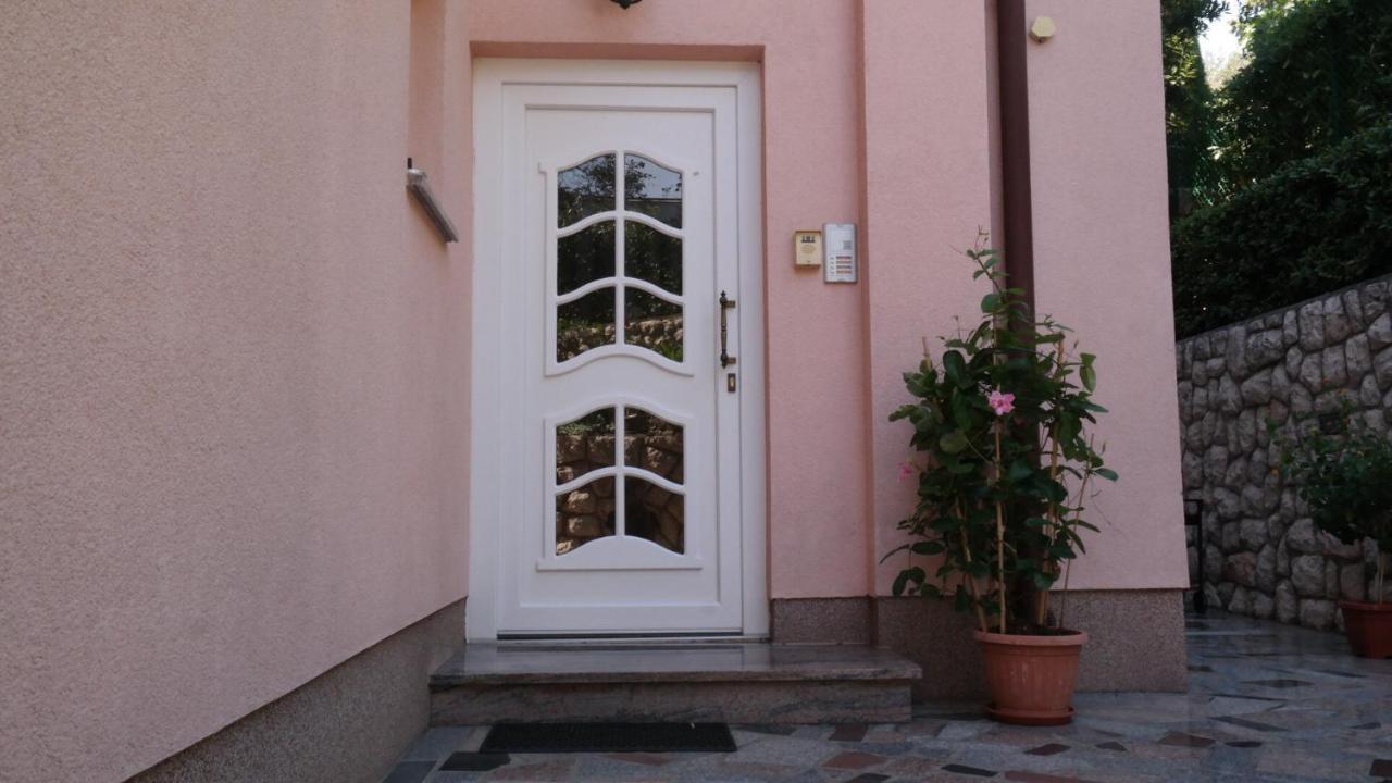 נובי ווינודולסקי Apartmani Lili מראה חיצוני תמונה