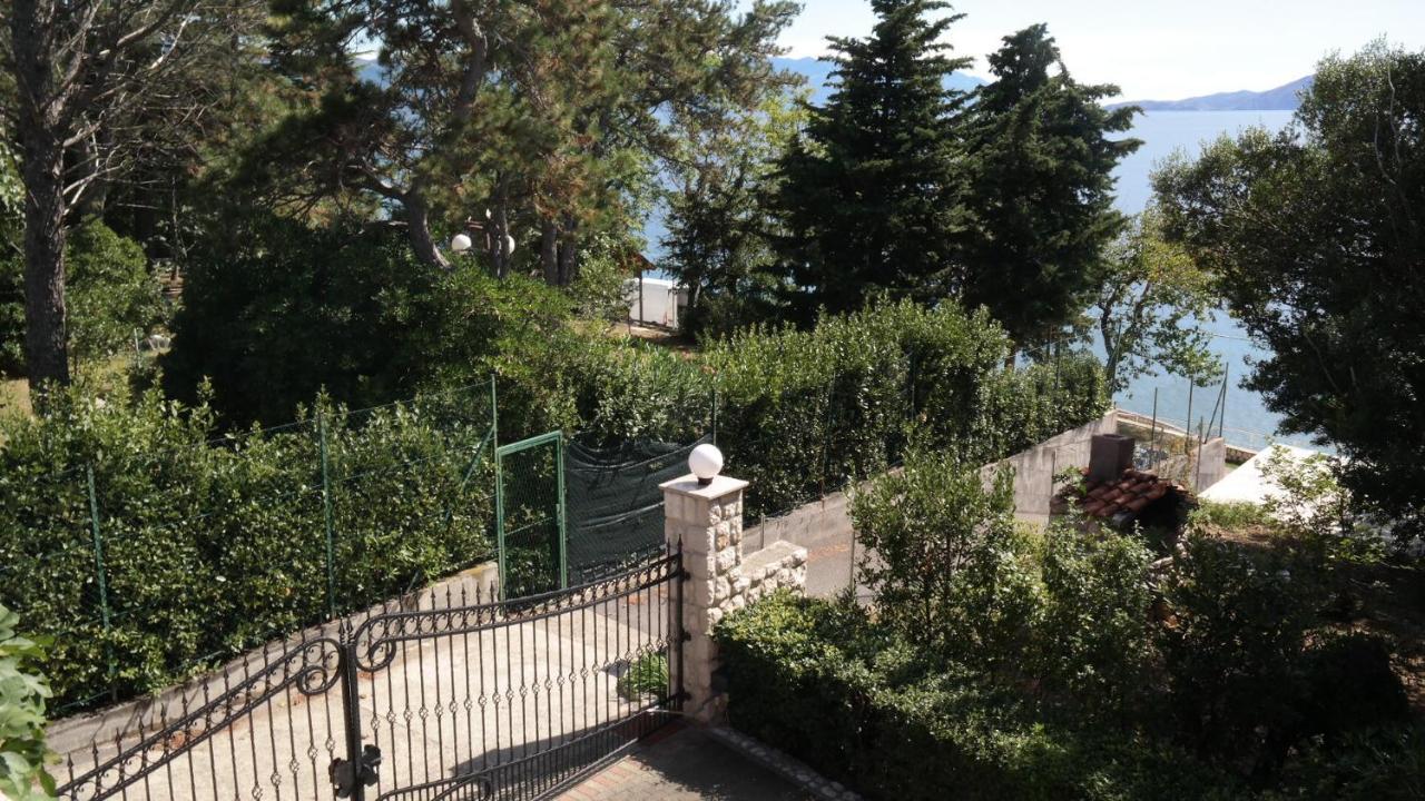 נובי ווינודולסקי Apartmani Lili מראה חיצוני תמונה