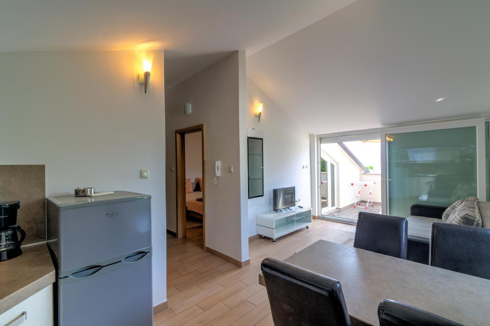 נובי ווינודולסקי Apartmani Lili מראה חיצוני תמונה