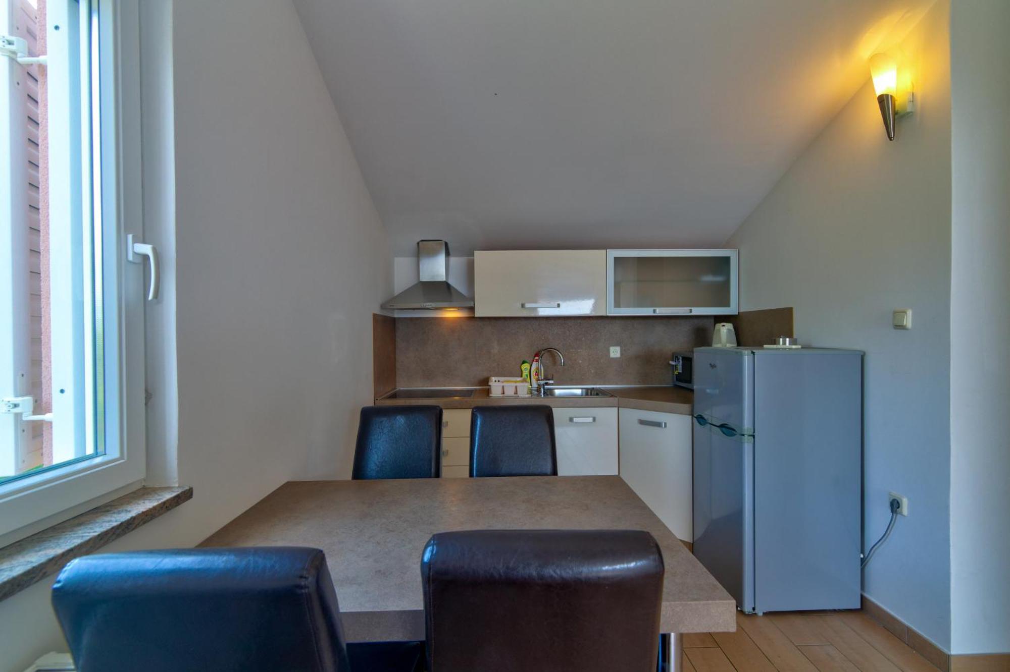 נובי ווינודולסקי Apartmani Lili מראה חיצוני תמונה